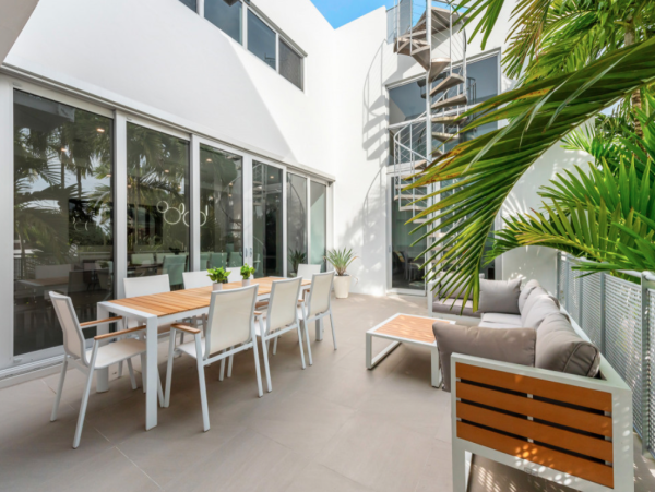 Miami Waterfront Luxury Villa - 4 Bedrooms Boater`s Retreat with Gym & Pool